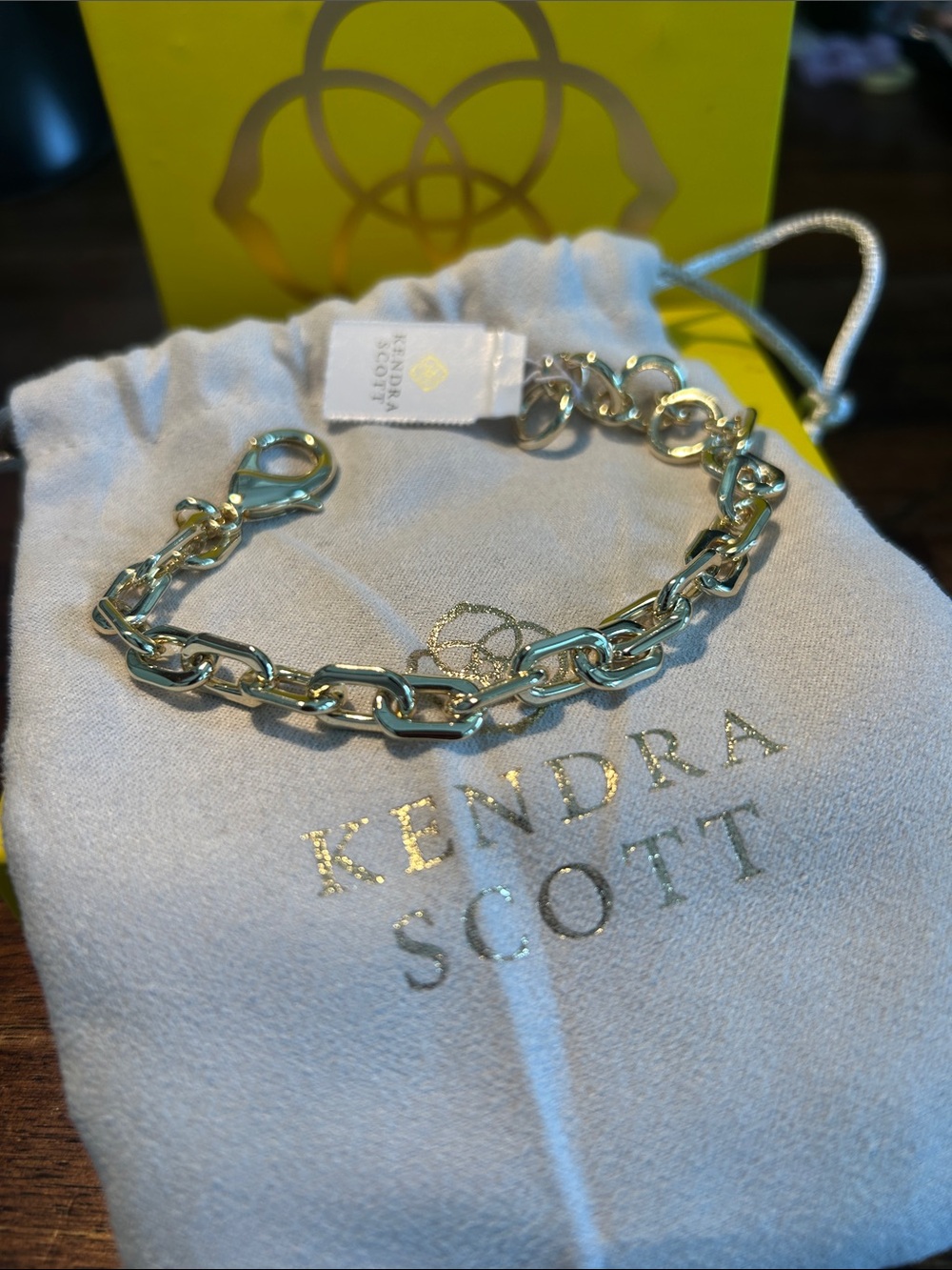 Kendra Scott NWT Korinne Polished Gold Link Bracelet - Picture 3 of 5